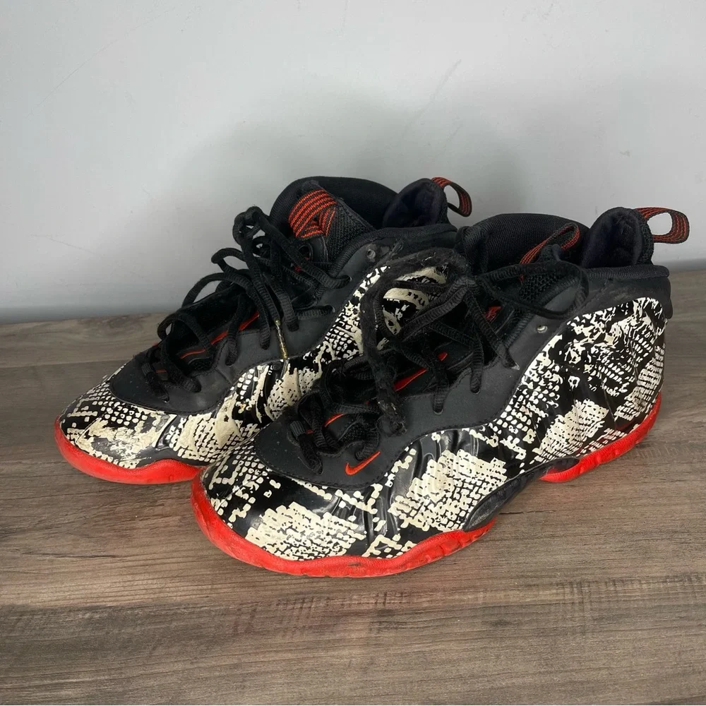 Nike youth Foamposites‎ One albino snakeskin sneakers tennis shoes size 7